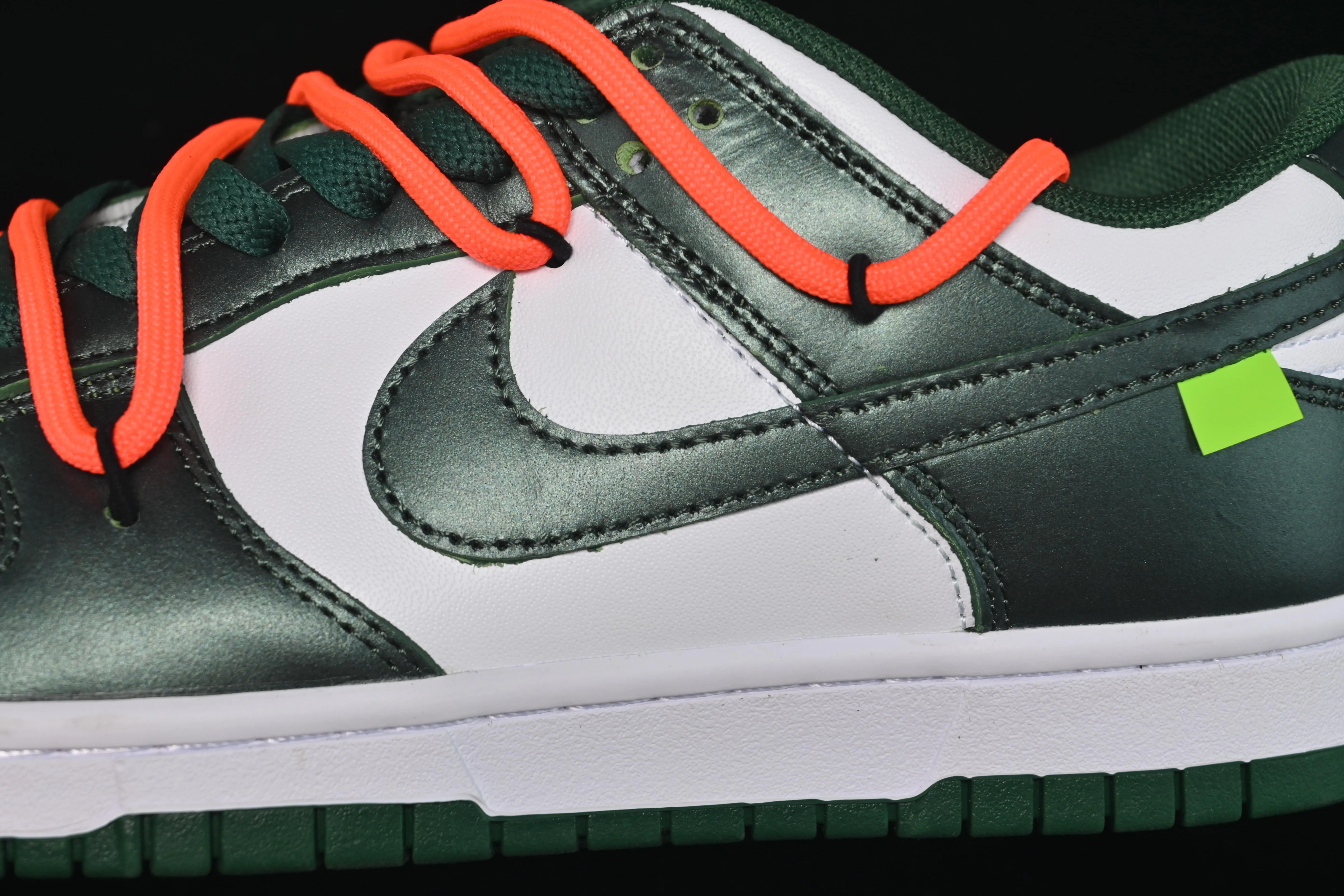 All Categories Nk SB Dunk Series Nk SB Dunk Low Low-top sneakers Nike SB Dunk Low Laser Green Straps Low-top casual sneakers DD1391-101